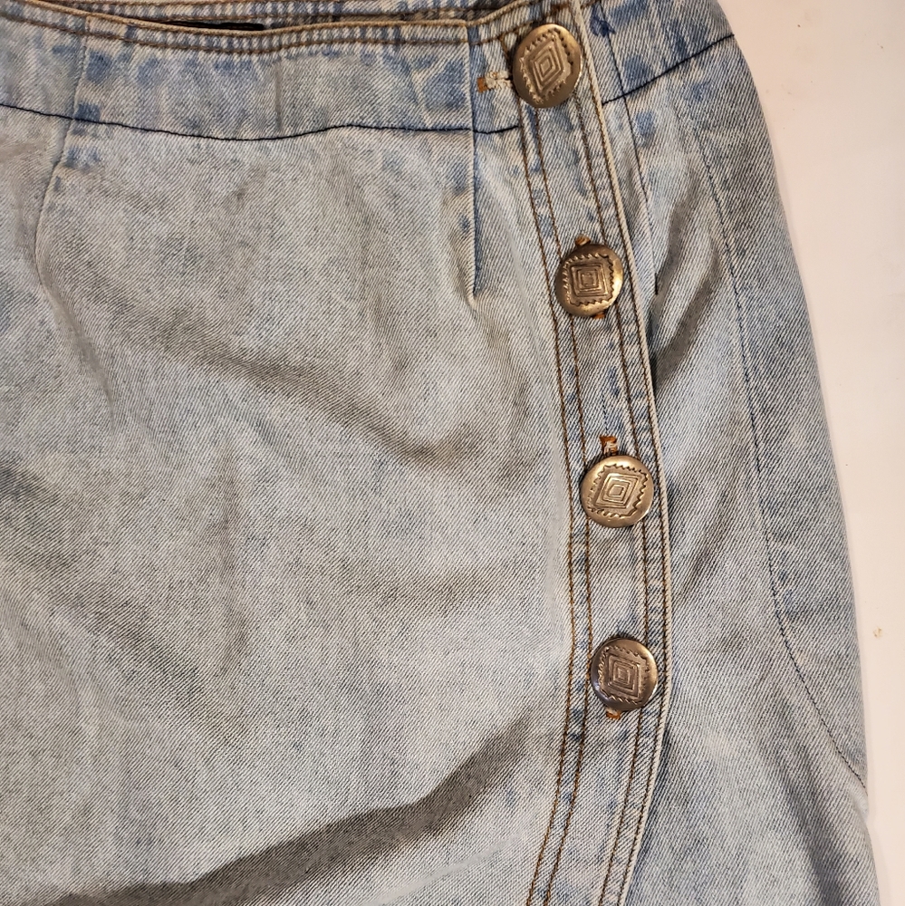 🔥SALE🔥R☆Rodeo Light Blue Wash Denim Skirt w/Side Buttons - Picture 2 of 8